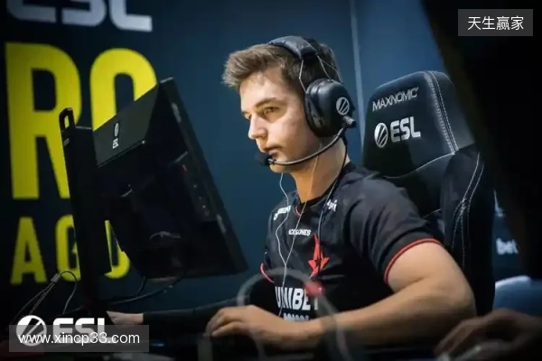 官宣：device正式加盟100 Thieves